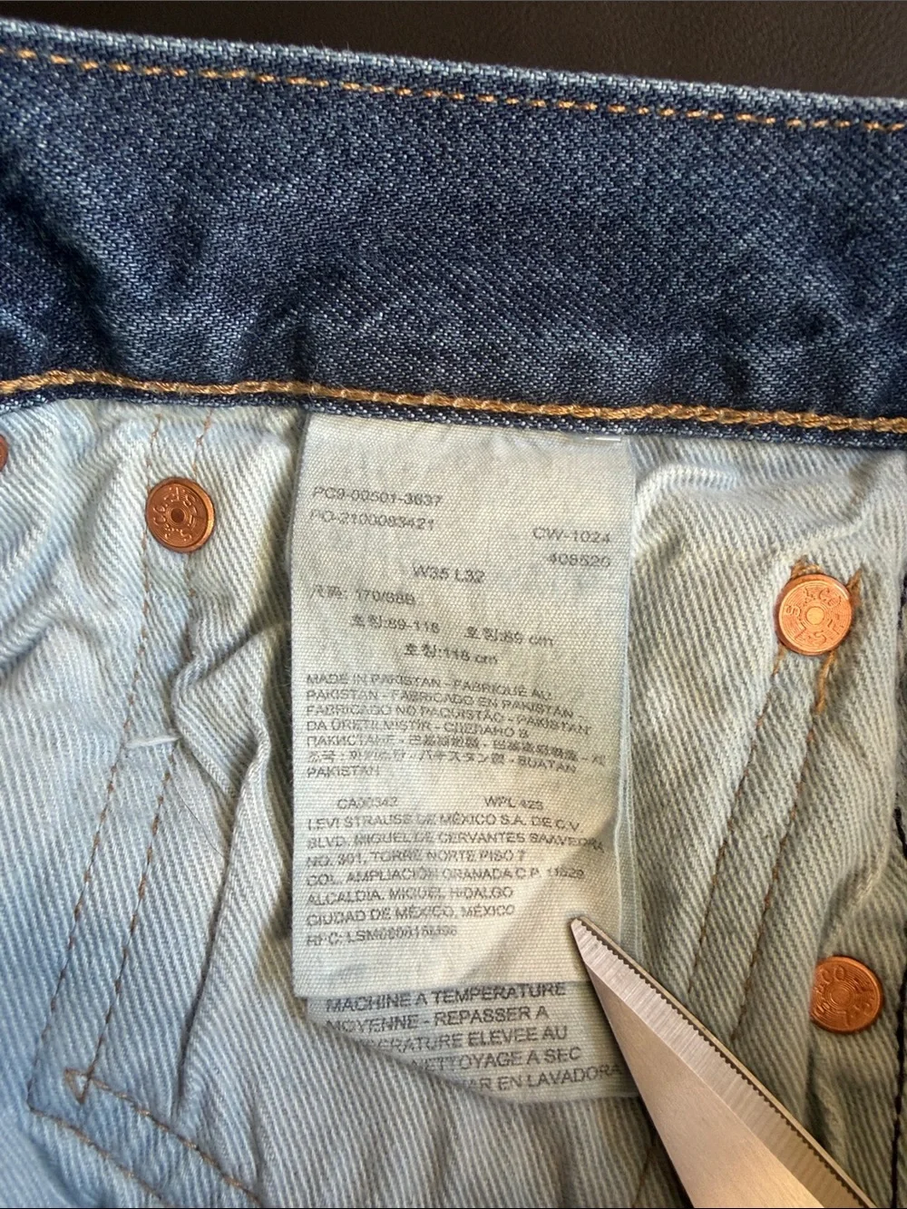 Levi’s Premium 501 Original Fit Button Fly Jeans Dark Wash W35 L32 Men’s